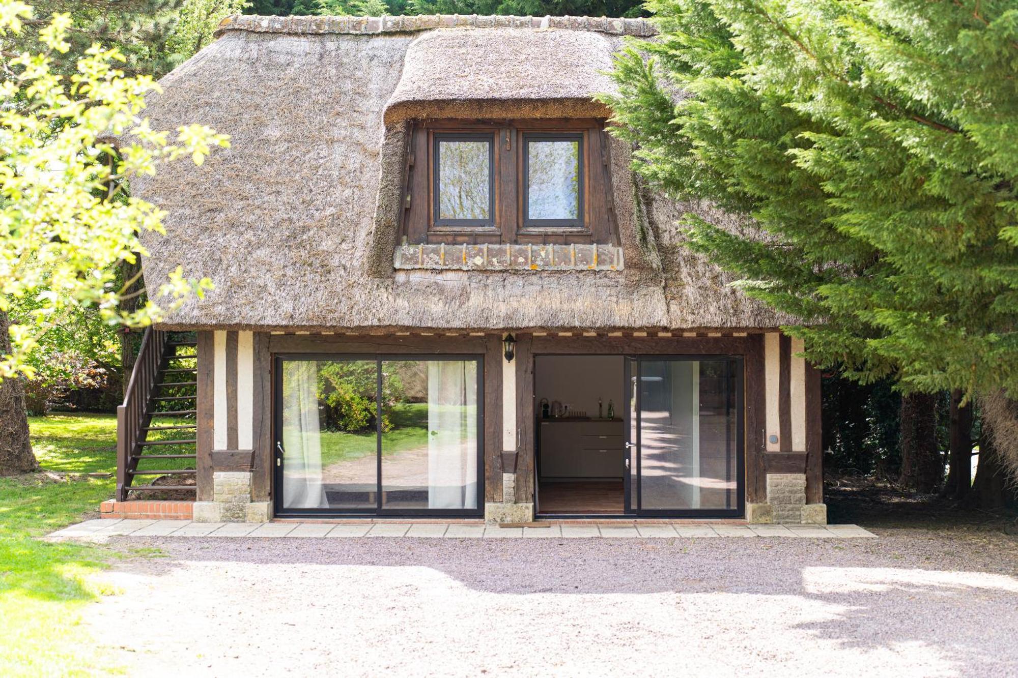 Superbe Maison Normande Avec Piscine A 3 Minutes De La Mer オーベルヴィル エクステリア 写真